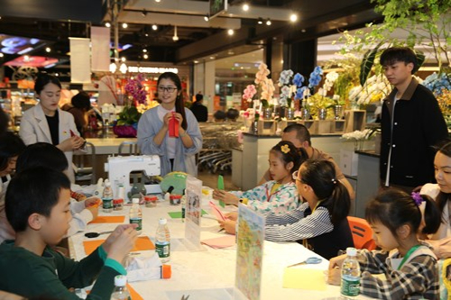 与地球同呼“熄”，华润万家助力“地球一小时”活动